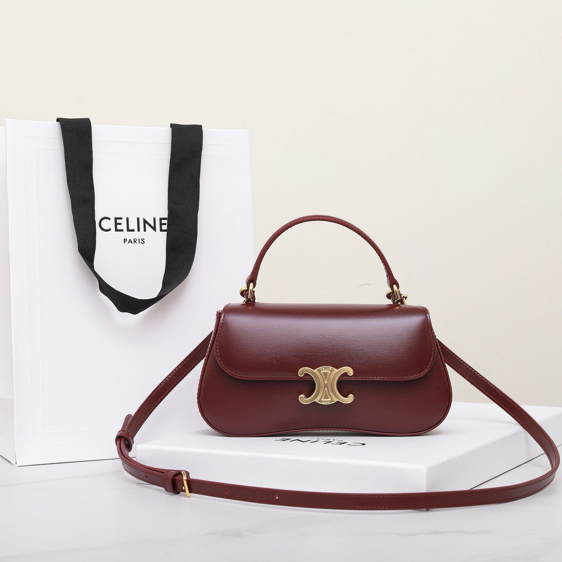 Celine TEEN CELINE LOLA IN shiny calfskin 20x11.5x5cm