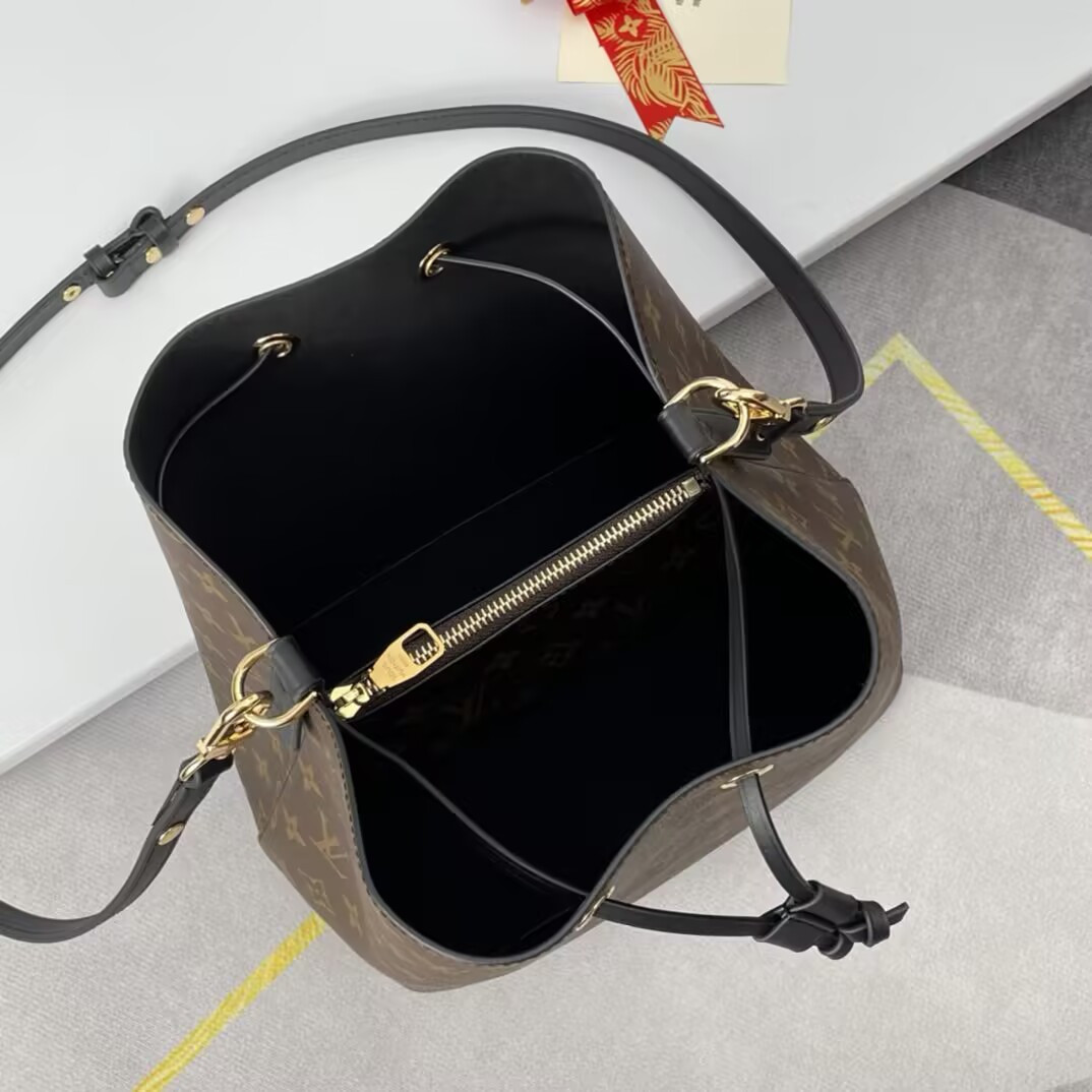 LV NÉONOÉ MM M44020 26 x 26 x 17.5 CM