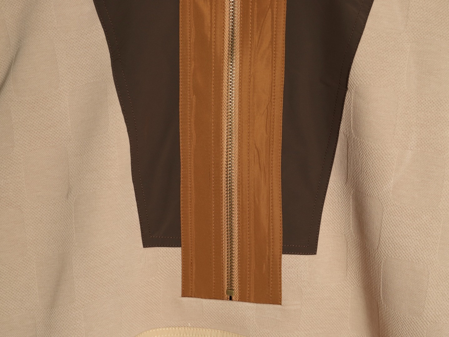 L0vis Vvtt0n Hoodies