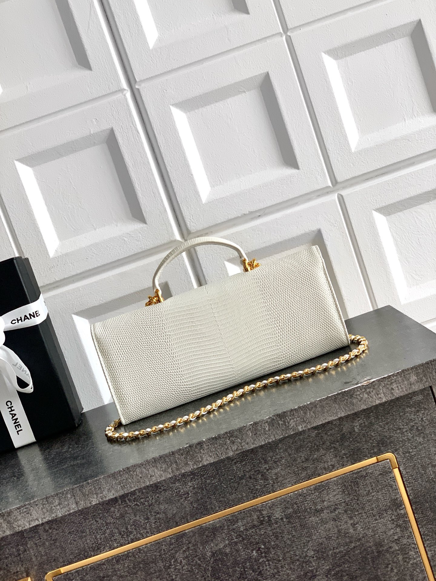 Ch**el clutch with chain ap5280 9.5x25x5cm