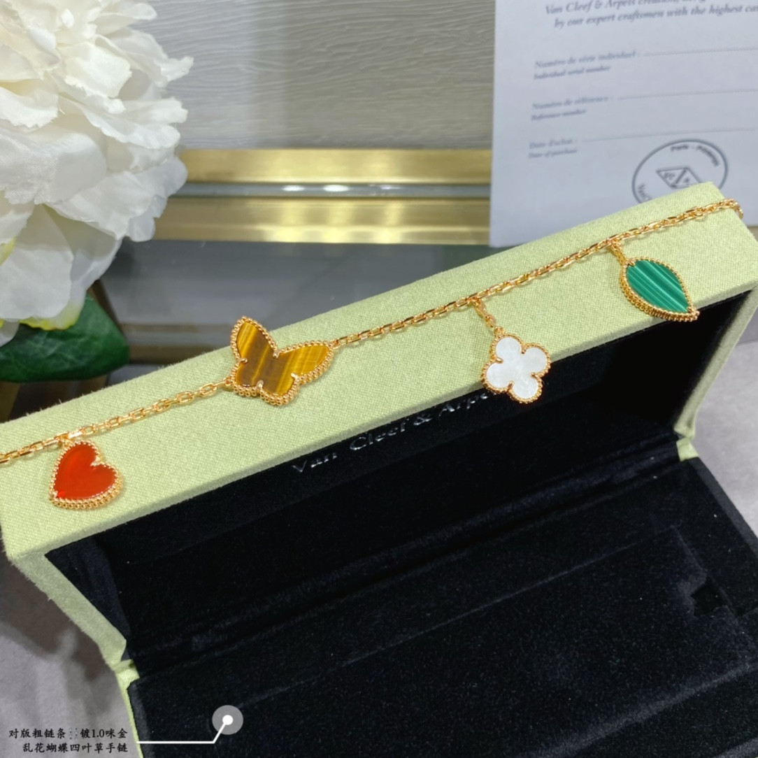 V*n Cl**f & Arpels Flowers lucky Bracelet