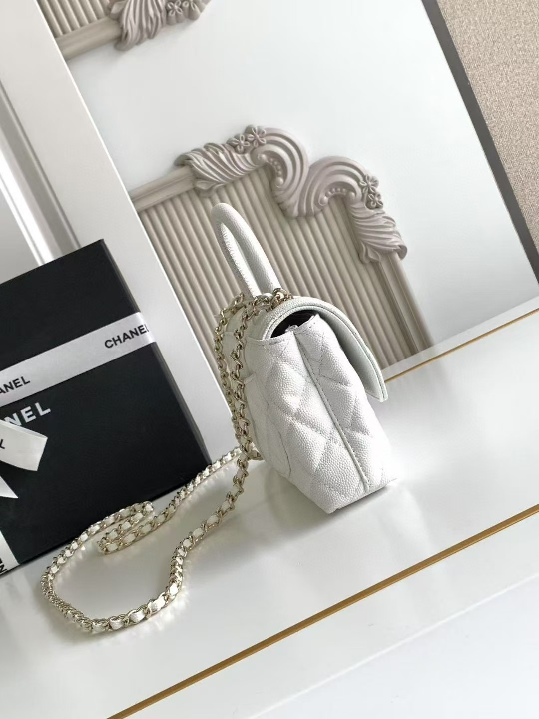 Ch**el coco handle nano 11.5x14.5x5.5cm