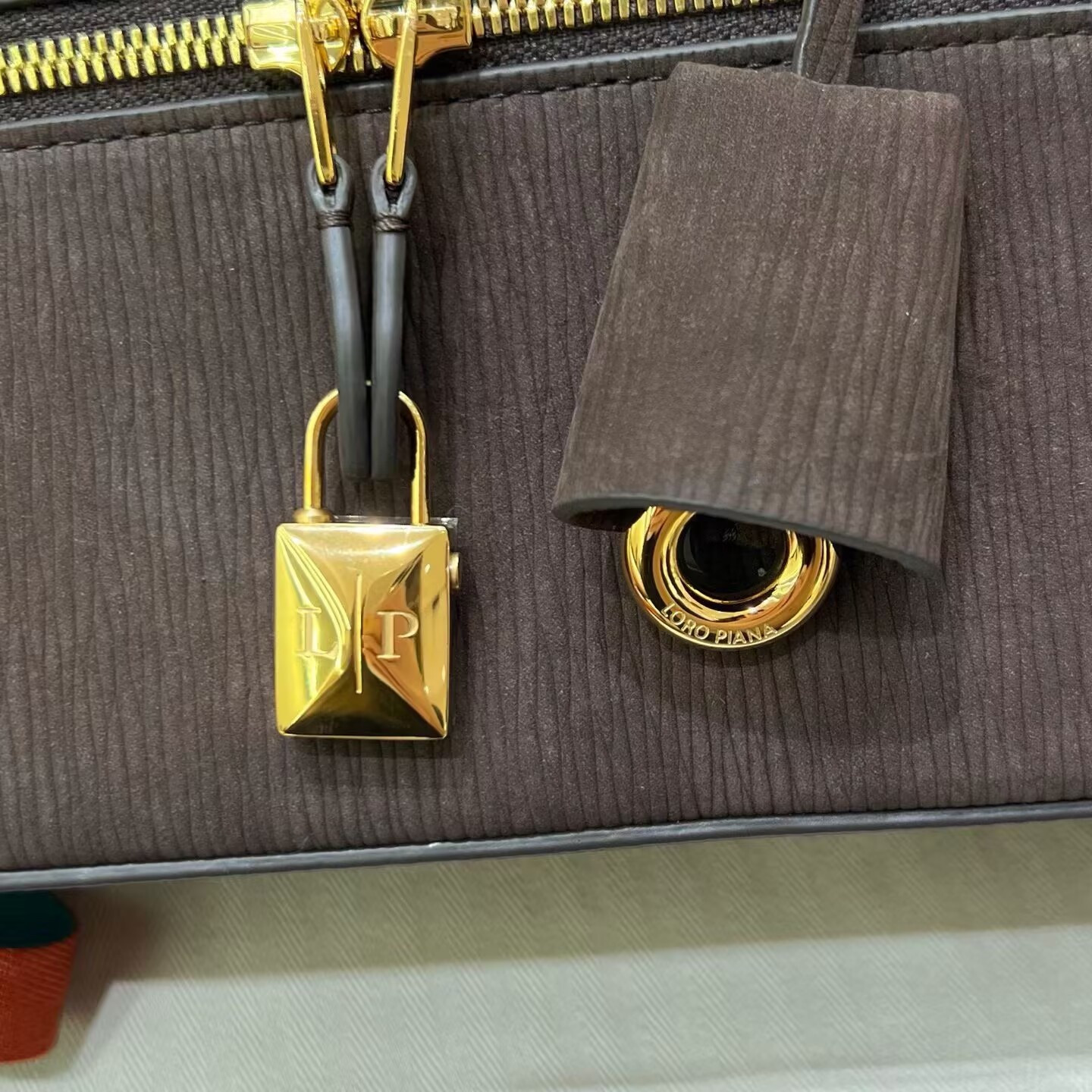 L0r0 P1ana Extra Bag L23 23x12x7cm