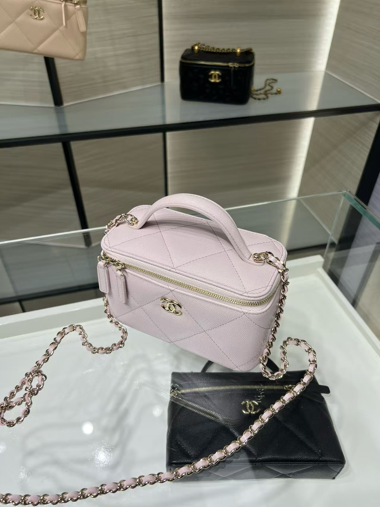 Ch**el Vanity With Chain AP4933 17x9.5x8cm