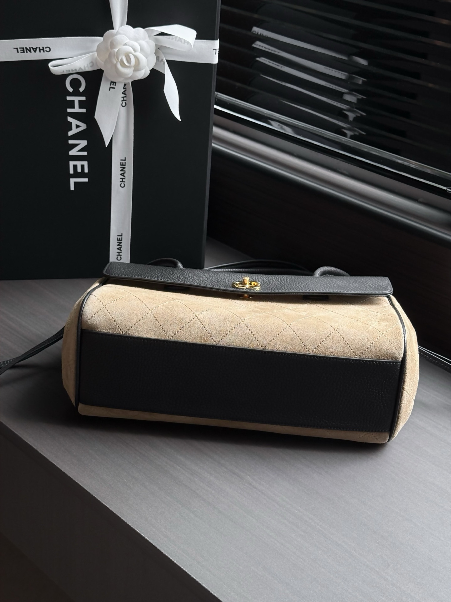 Ch**el Small Tote AS6288 15x31x12cm