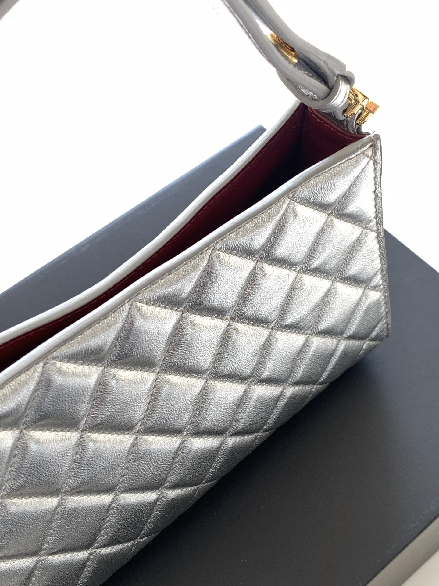 Ch**el 26X Hobo Shoulder Bag 14x22x7cm