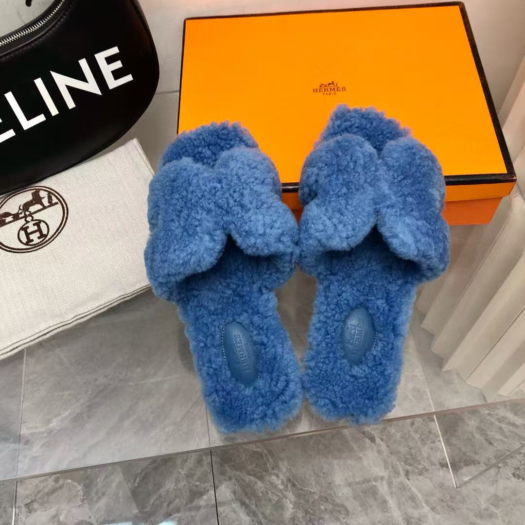 UA H**me5 Oran sandal