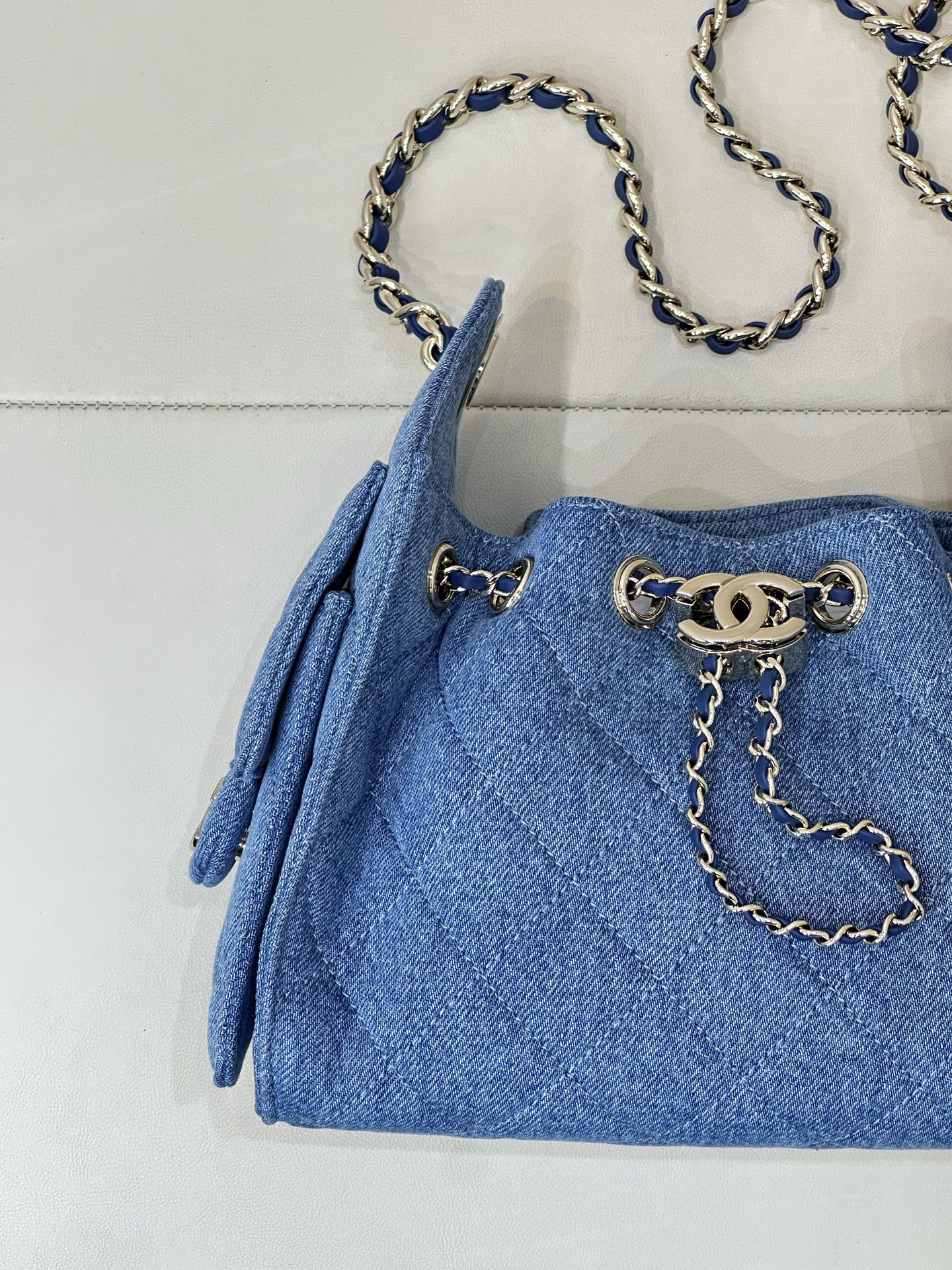 Ch**el 25c bucket bag 20x22x12.5cm