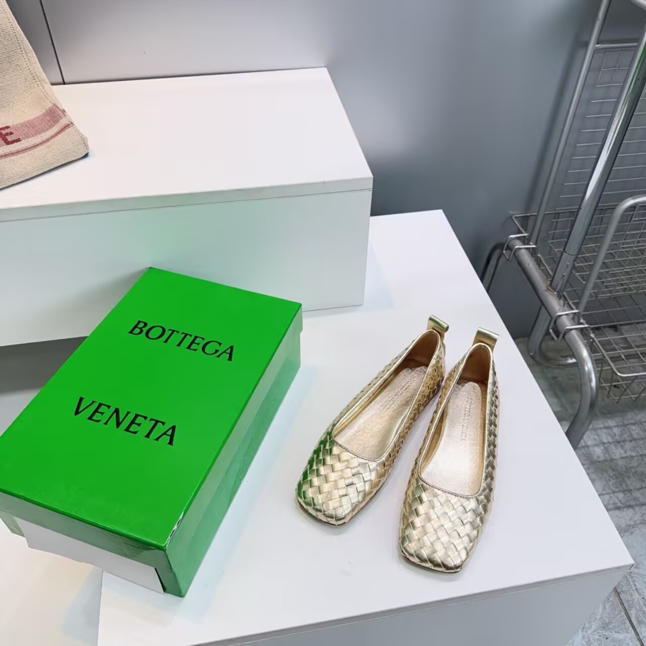 UA B0tt*ga Ven*ta Charlotte Ballerina