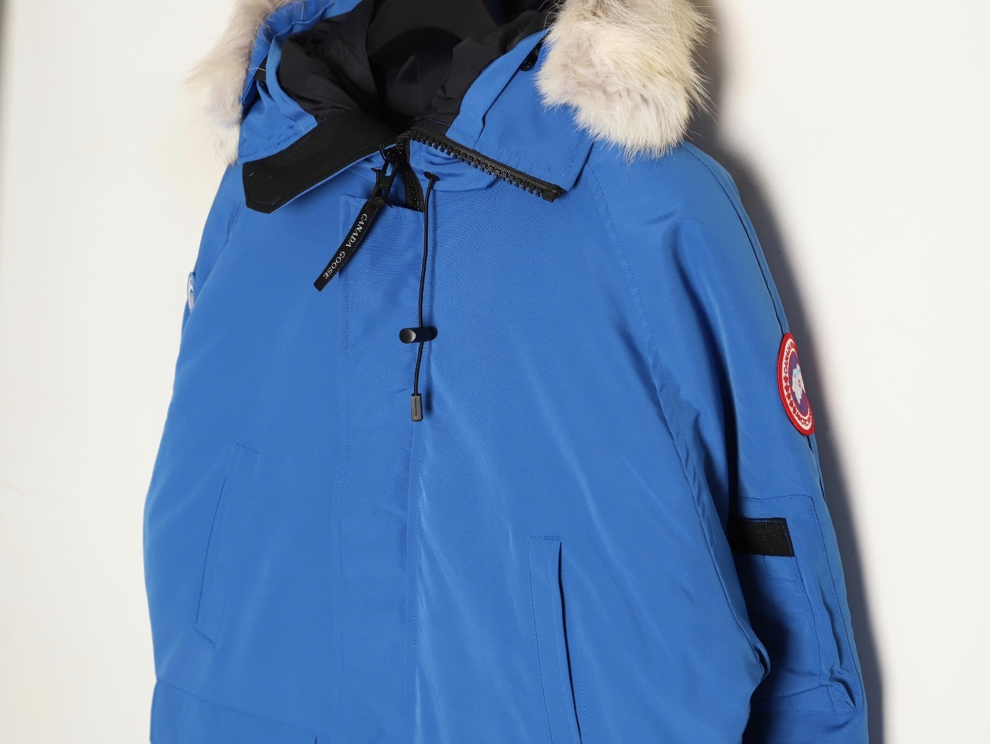 Can*a G00se Short Puffer jacket