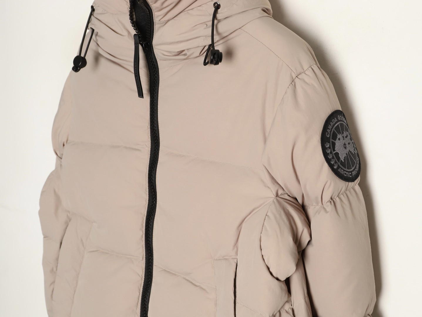 Can*a G00se Short Puffer jacket