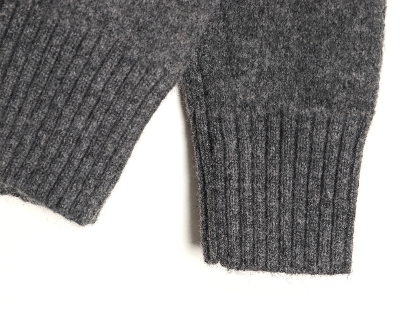 AMI PARIS Knitting Sweaters