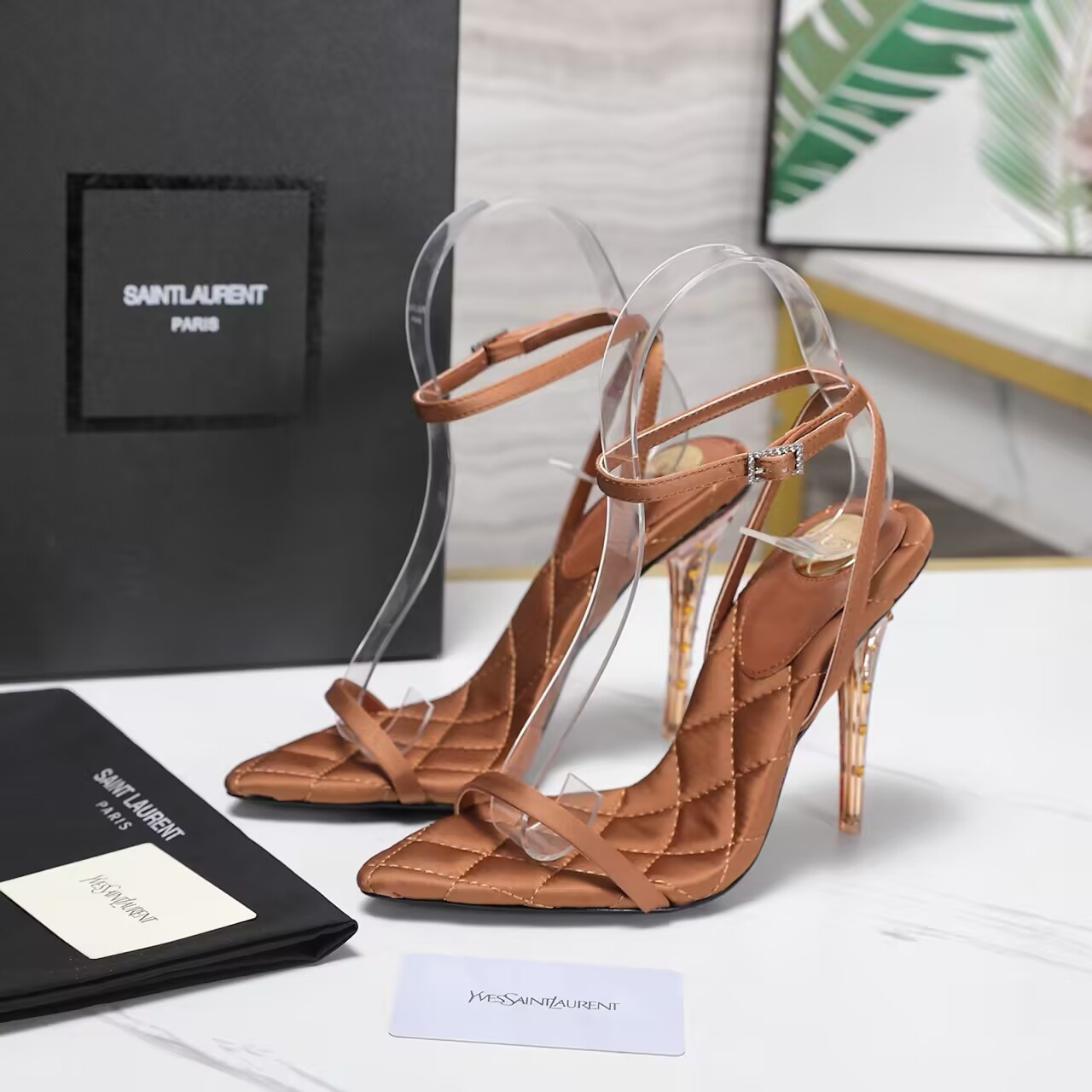 UA Y51 IVRESSE Sandals
