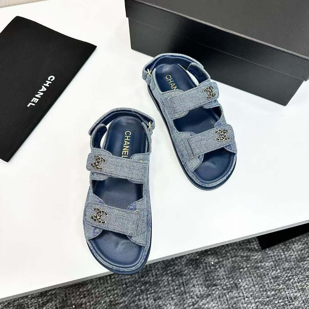 UA Ch**el Slides