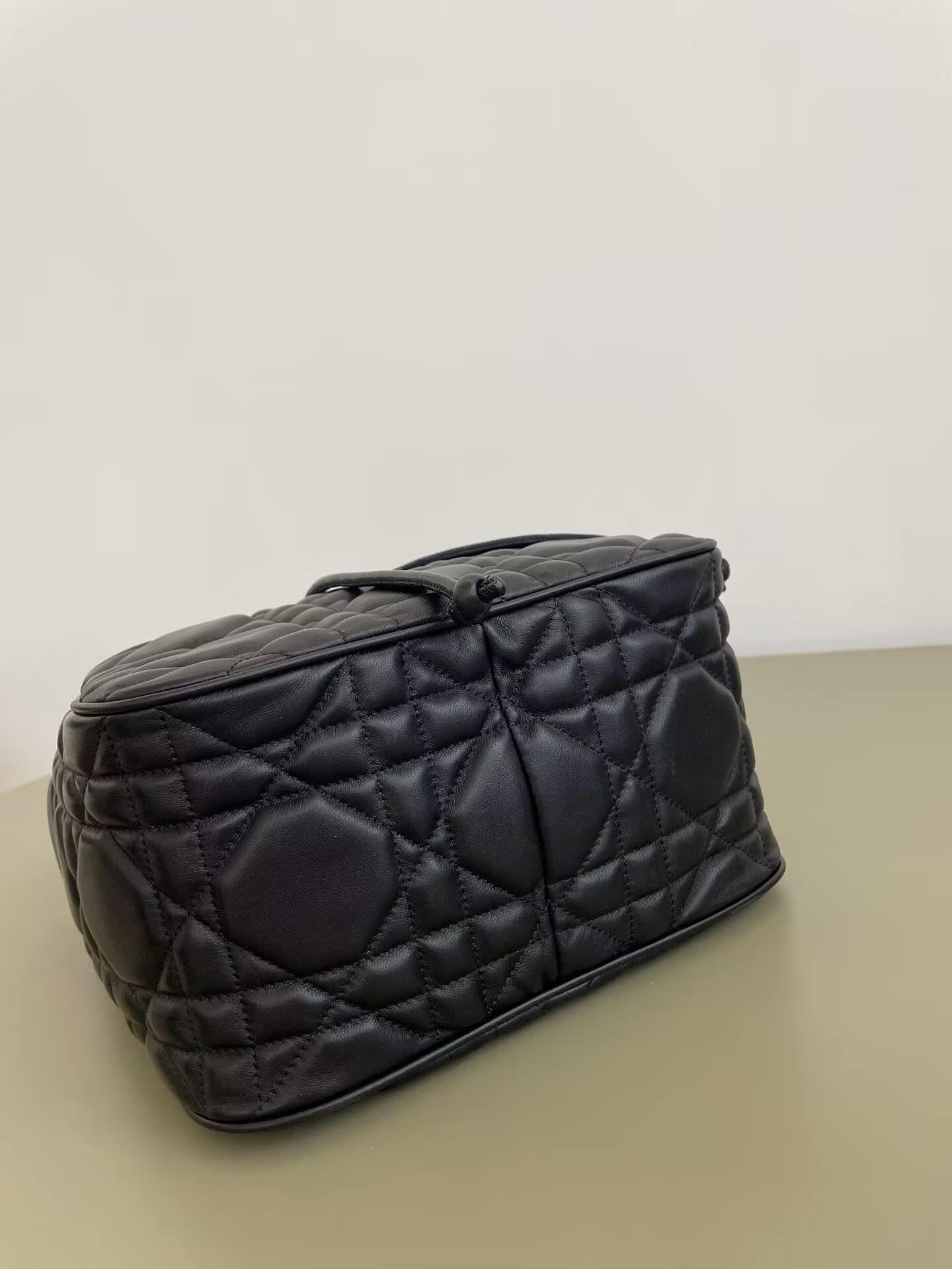 D10r Medium D-Motion Bag Black Macrocannage Lambski 23x13x24cm