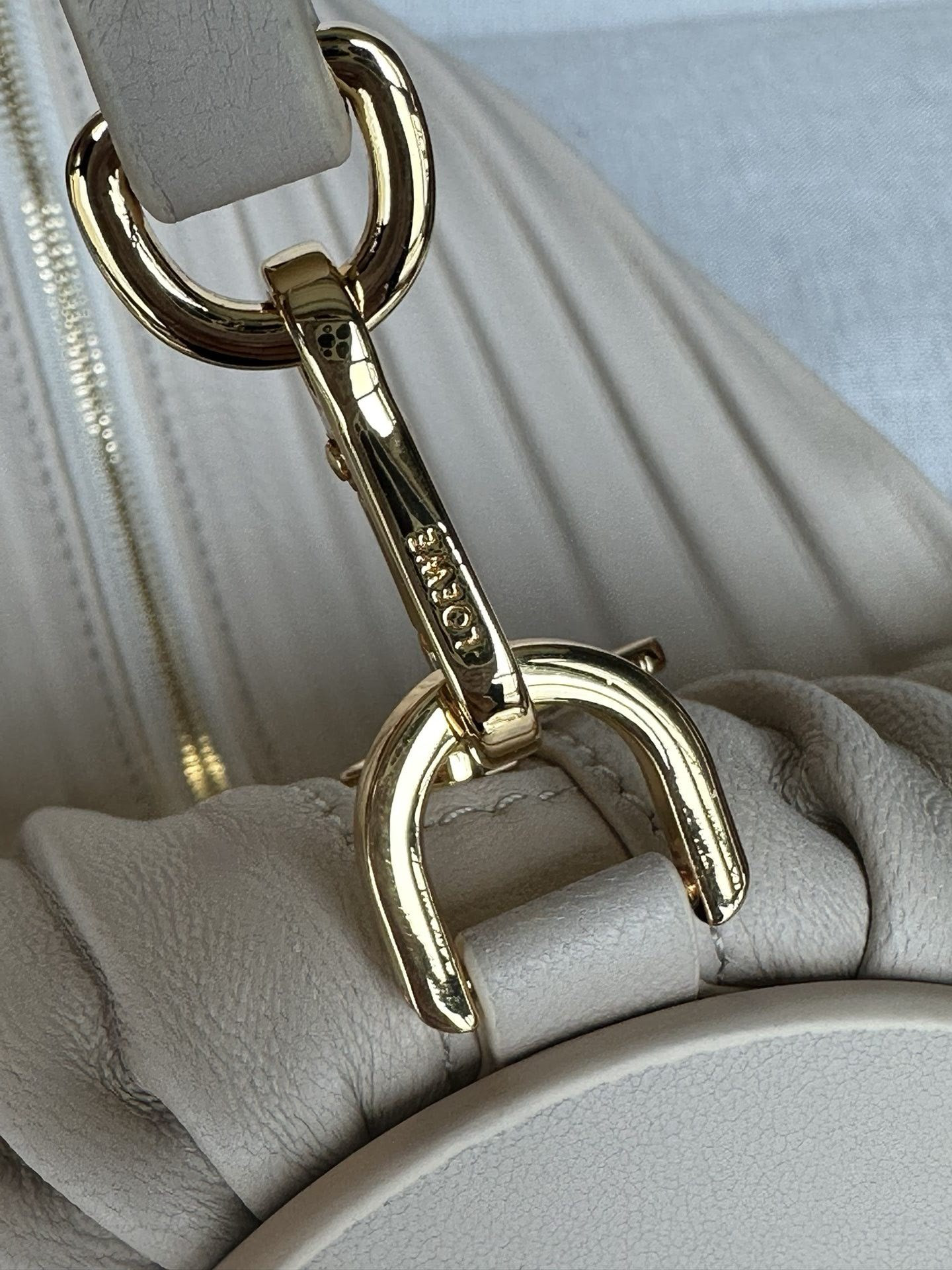 L0ew* Bracelet Pouch in pleated nappa 25x10x10cm