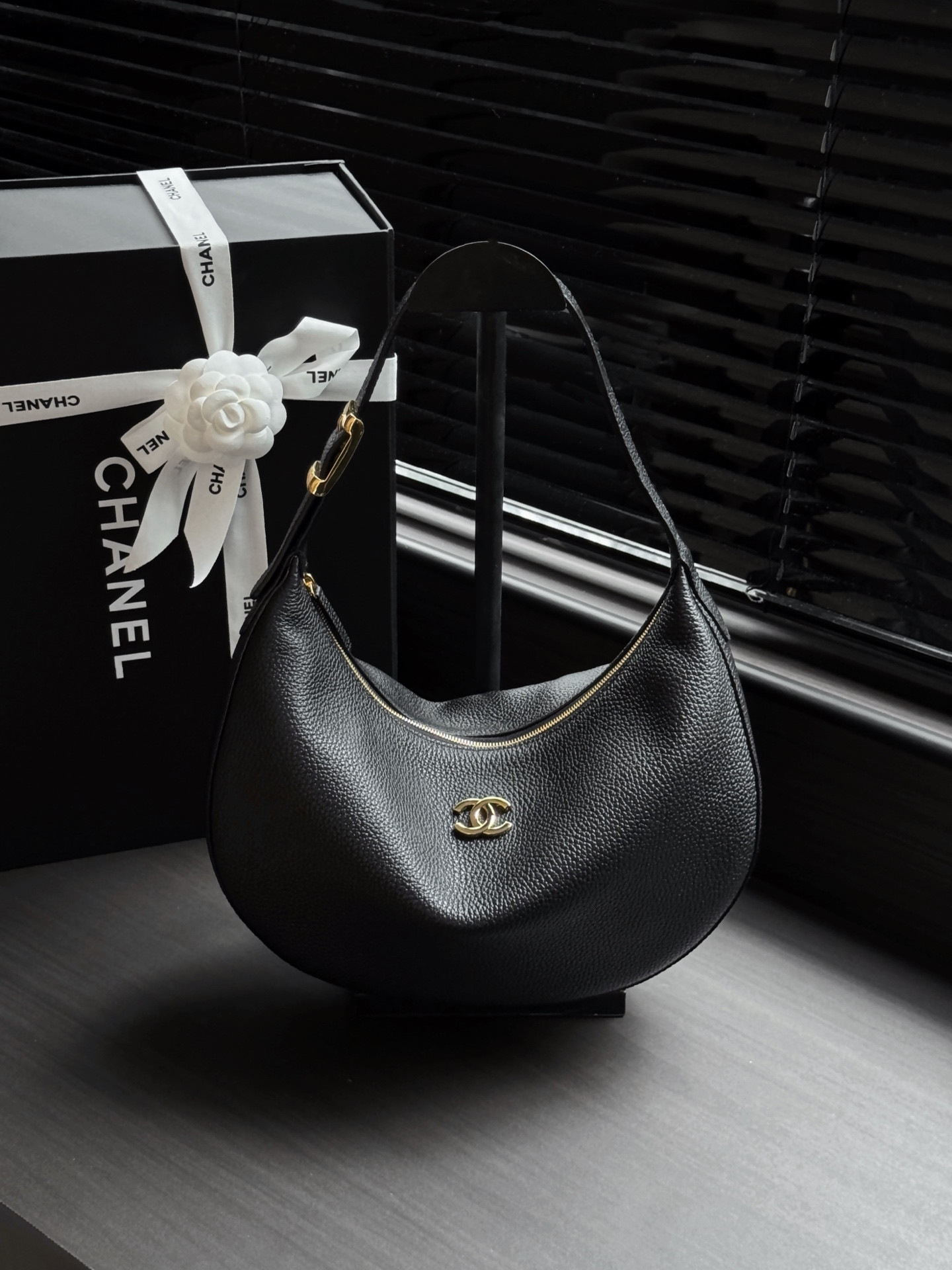 Ch**el Hobo Handbag AS6570 21 x 30 x 9cm