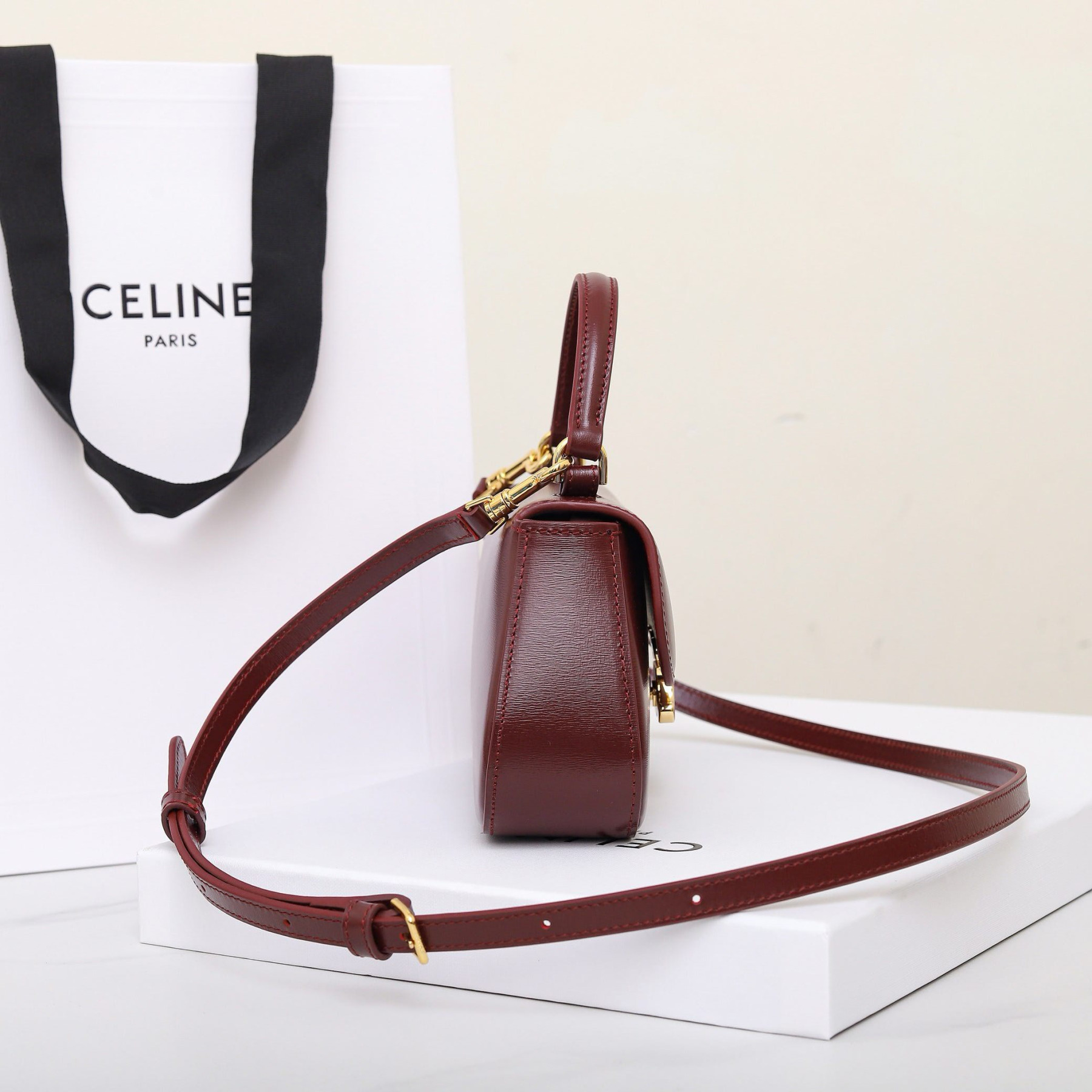 Celine TEEN CELINE LOLA IN shiny calfskin 20x11.5x5cm
