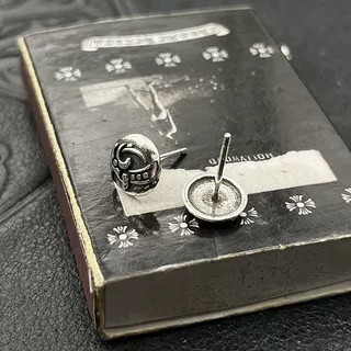 Ch*0me He**ts Earrings