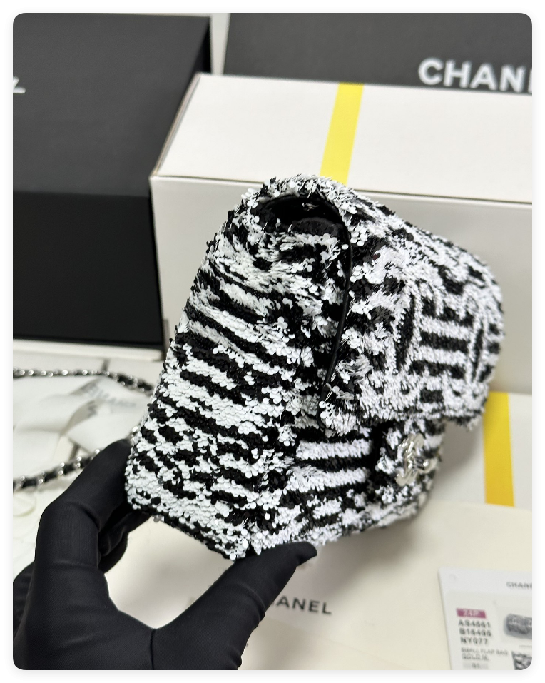 Ch**el Sequin Flap Bag 14x21x8cm