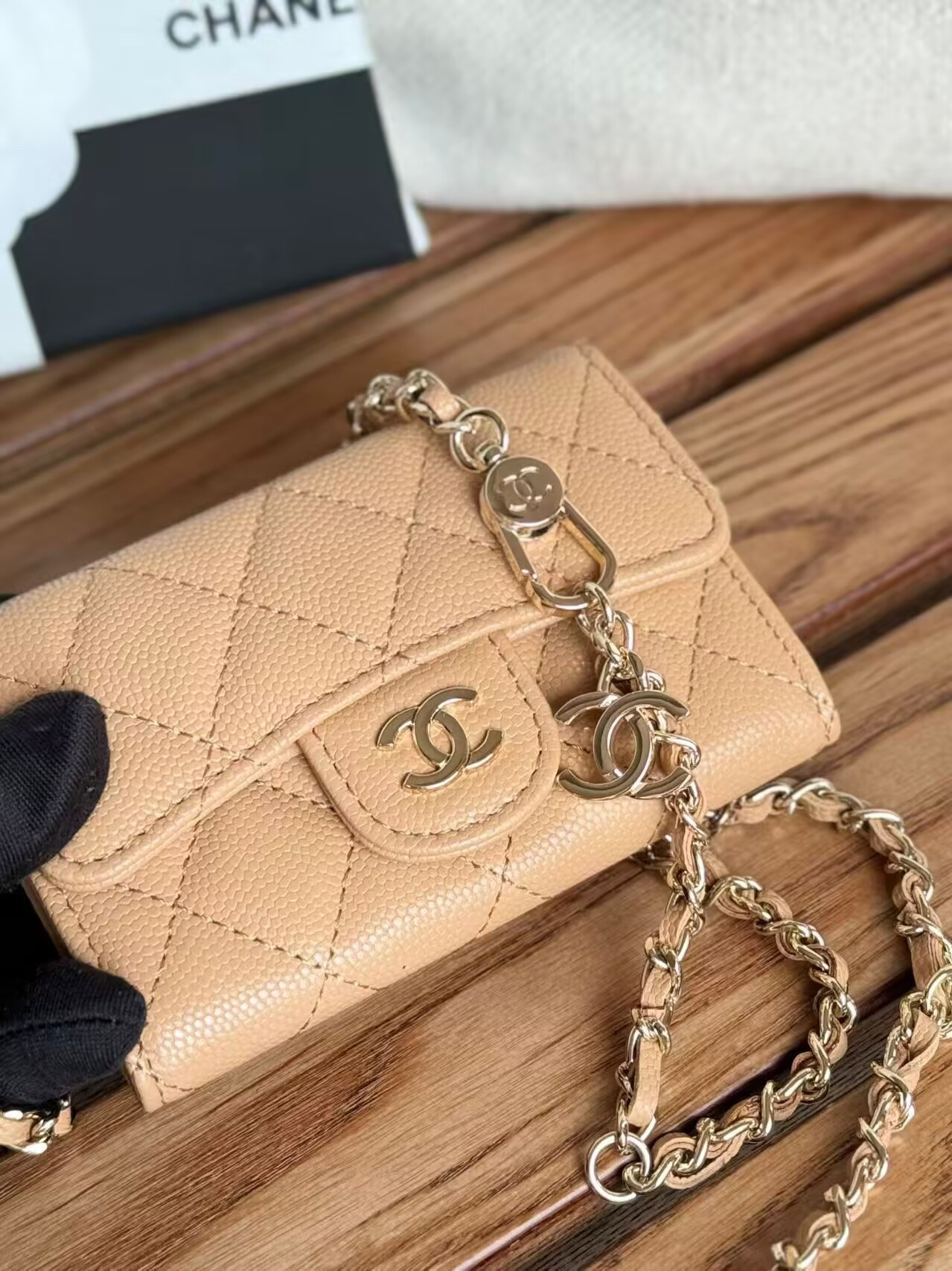 Ch**el Wallet on Chain 11x7.5x2cm