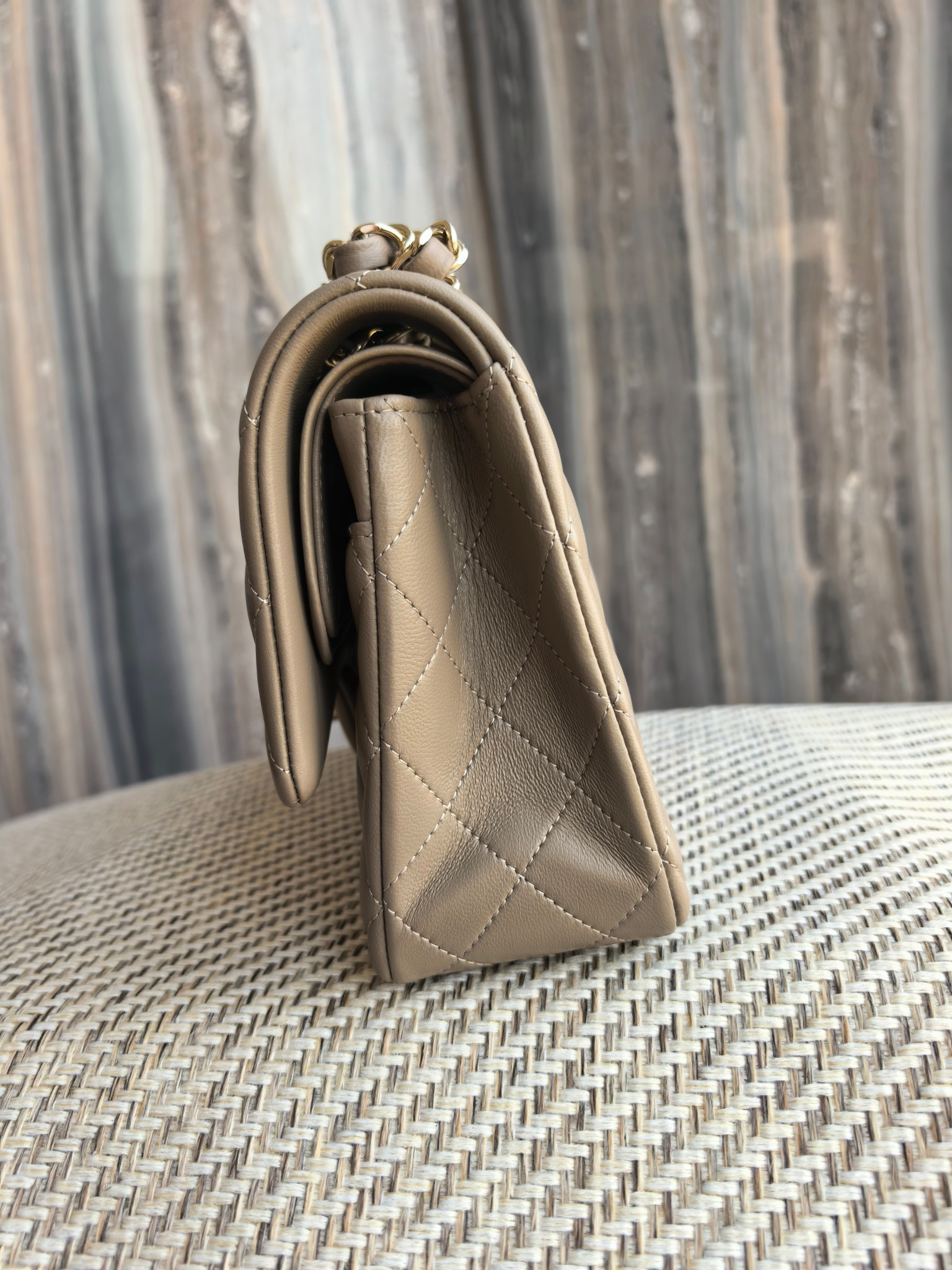 Ch**el classic flap bag light gold hardware 15.5x25.5x6.5cm