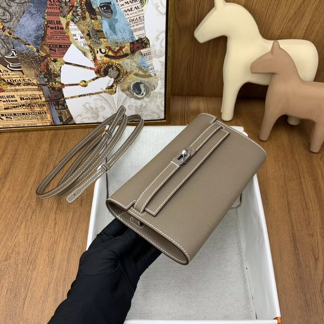 H**me5 Kelly Classique To Go wallet