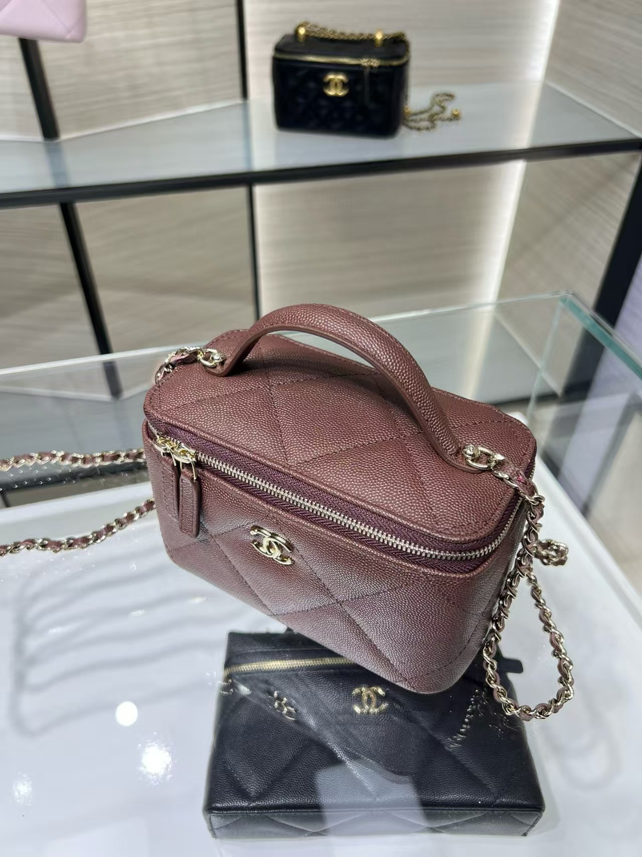 Ch**el Vanity With Chain AP4933 17x9.5x8cm