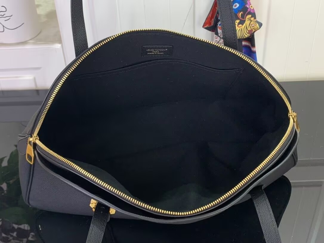 LV Low Key Duffle Tote M26257 43.5x26.5x14.5cm