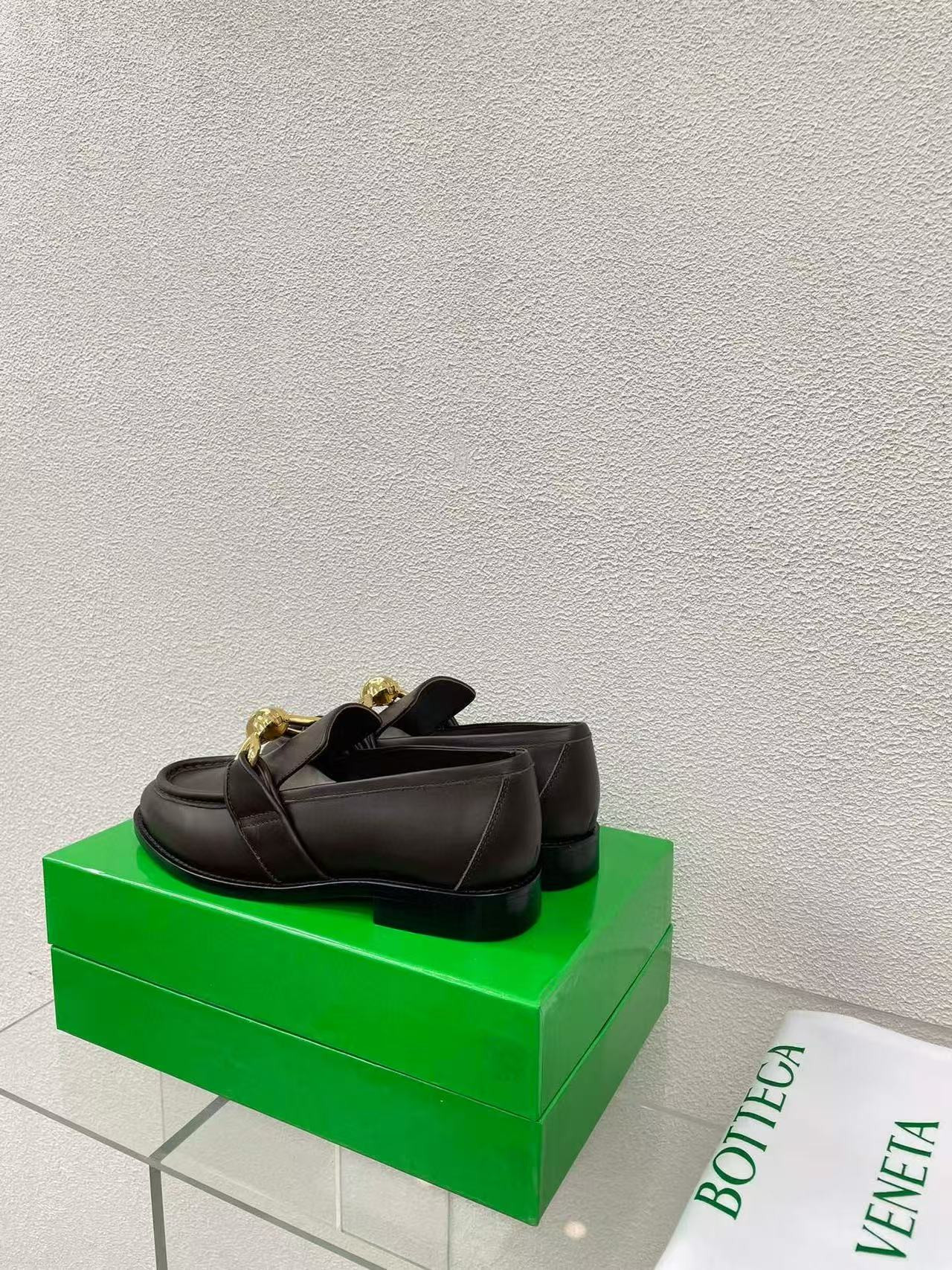 UA B0tt*ga Ven*ta Loafers Shoes