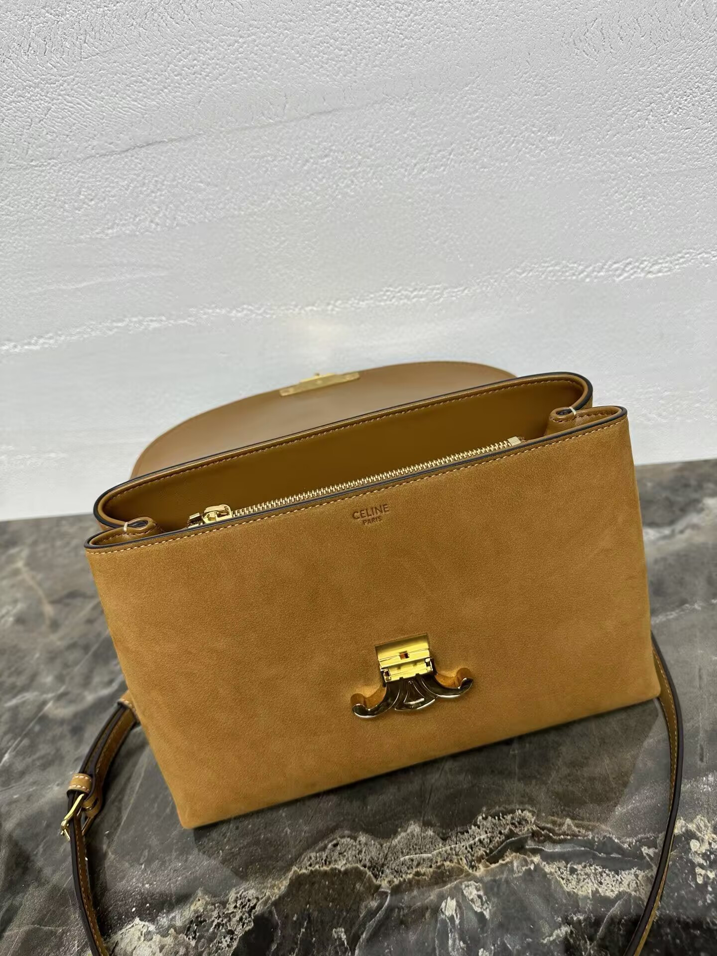 Ce1i*e MEDIUM NINO BAG IN NUBUCK CALFSKIN 25x17.5x10cm