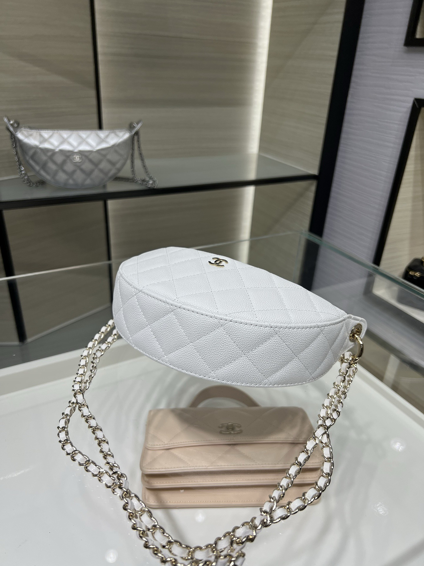 Ch**el clutch with chain light gold hardware ap5094 15x22x6cm