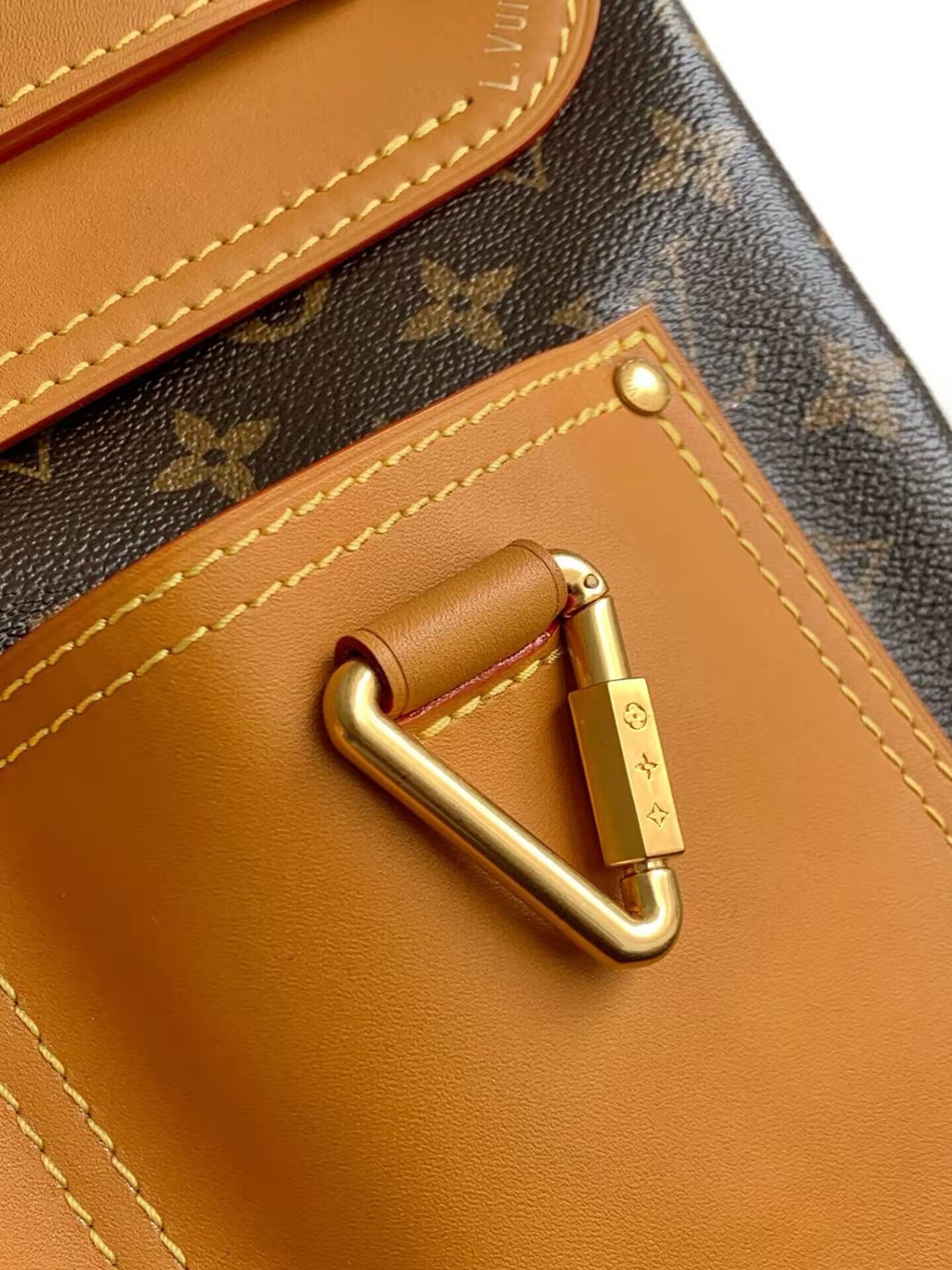 LV Backpack M25989 32x33x14cm