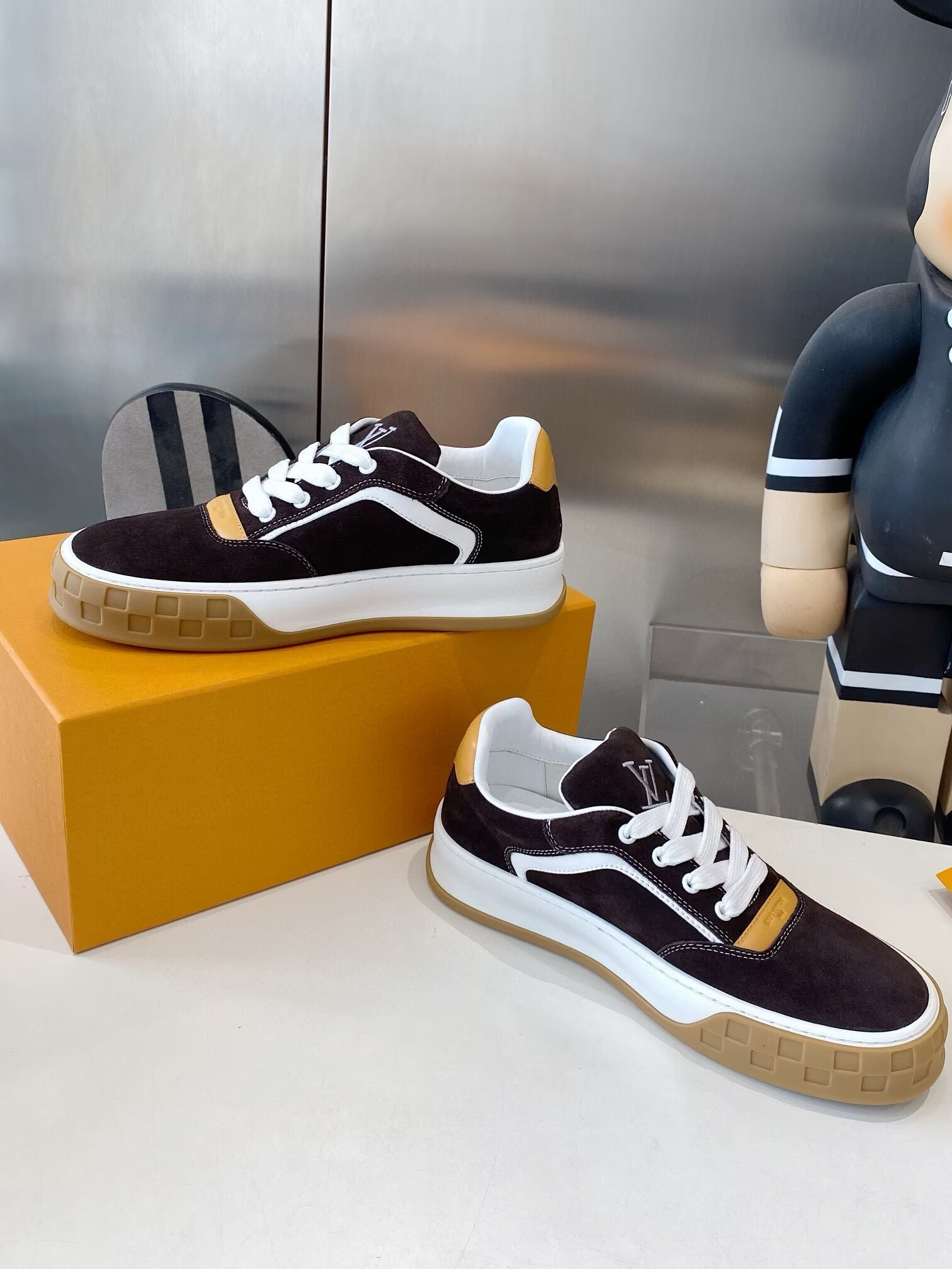 UA LV Tilted Sneaker