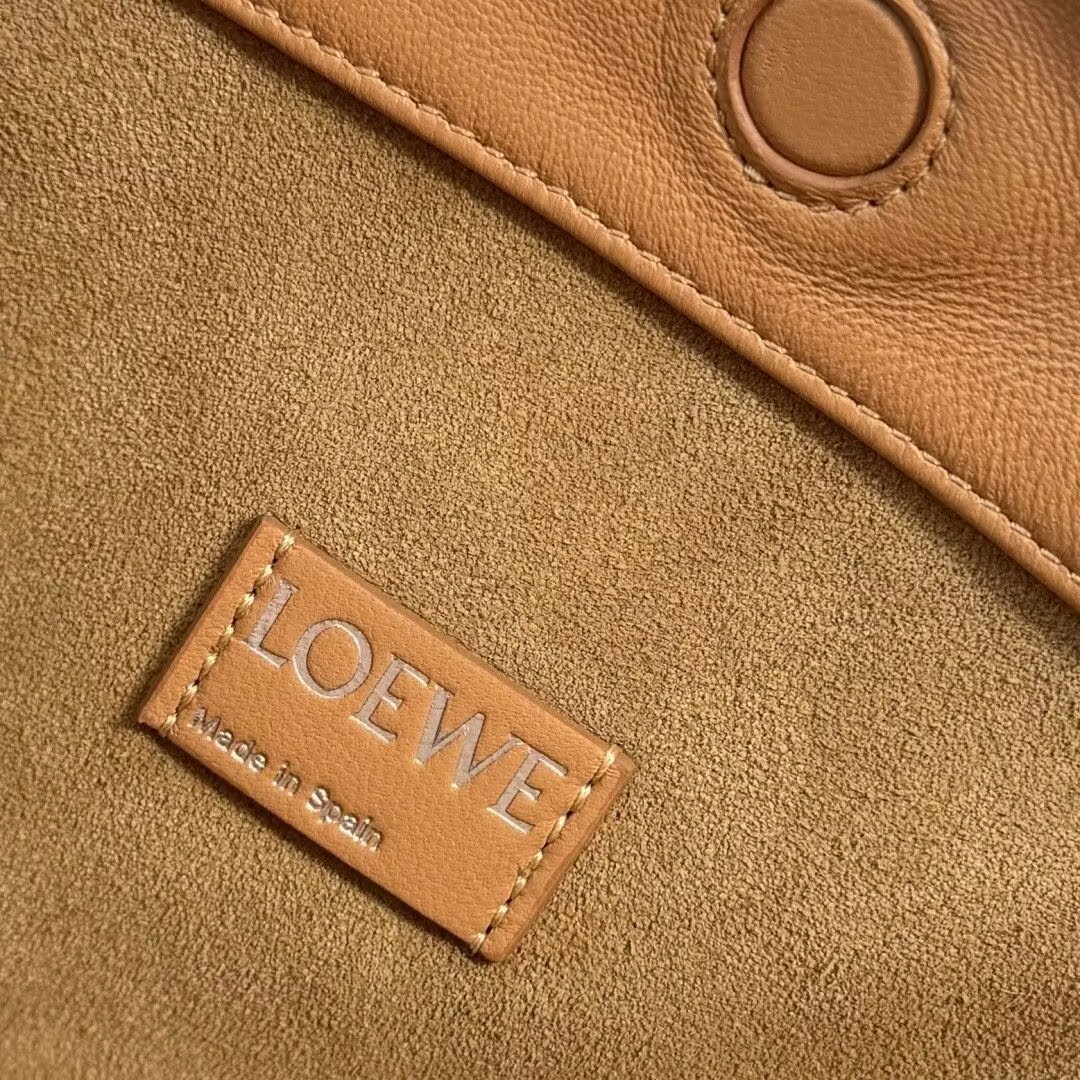 L0ew* Medium Flamenco purse in mellow nappa lambskin 30x10.5x20cm