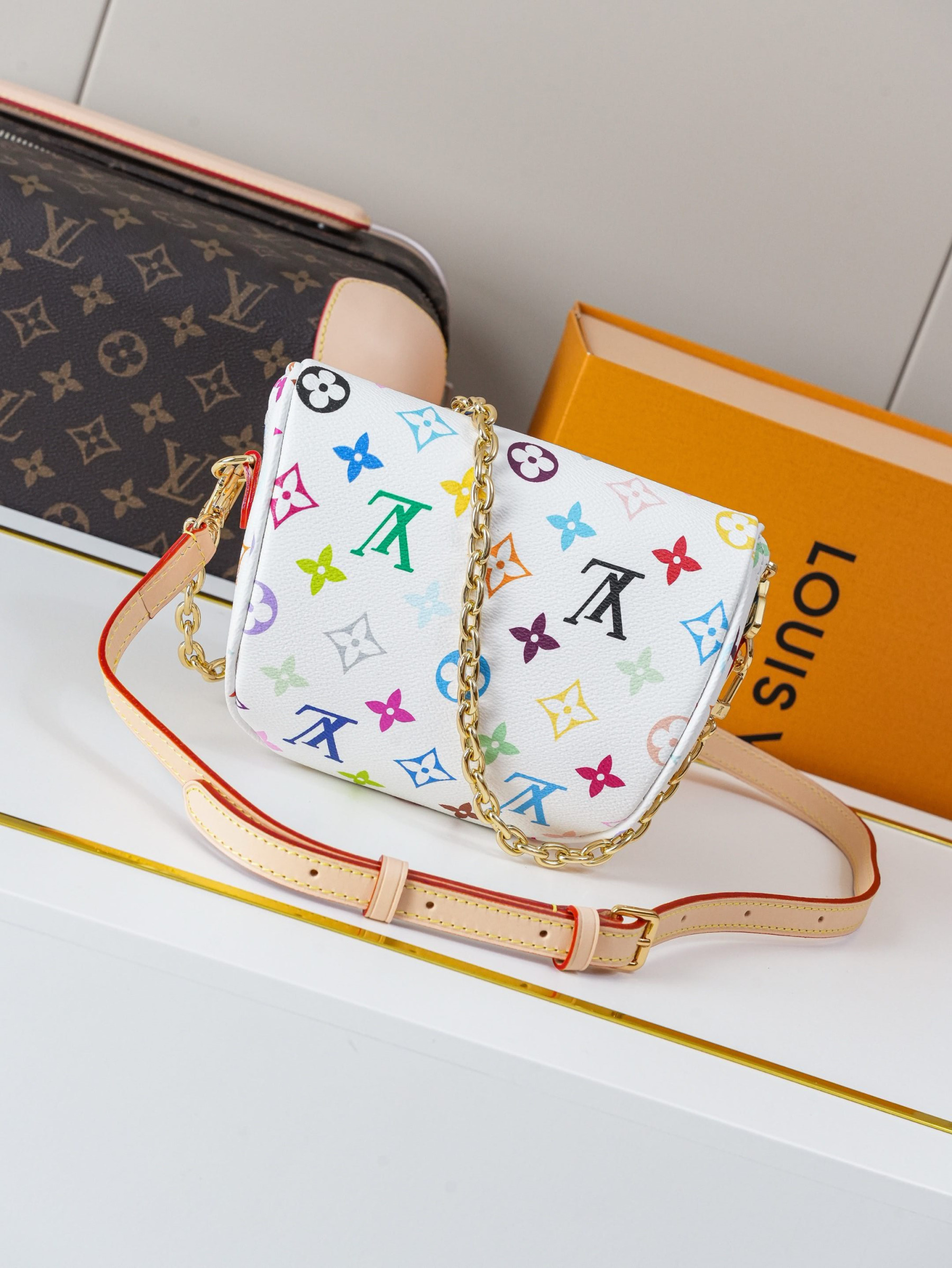LV x TM Mini Bumbag M00130 17x12x9.5cm