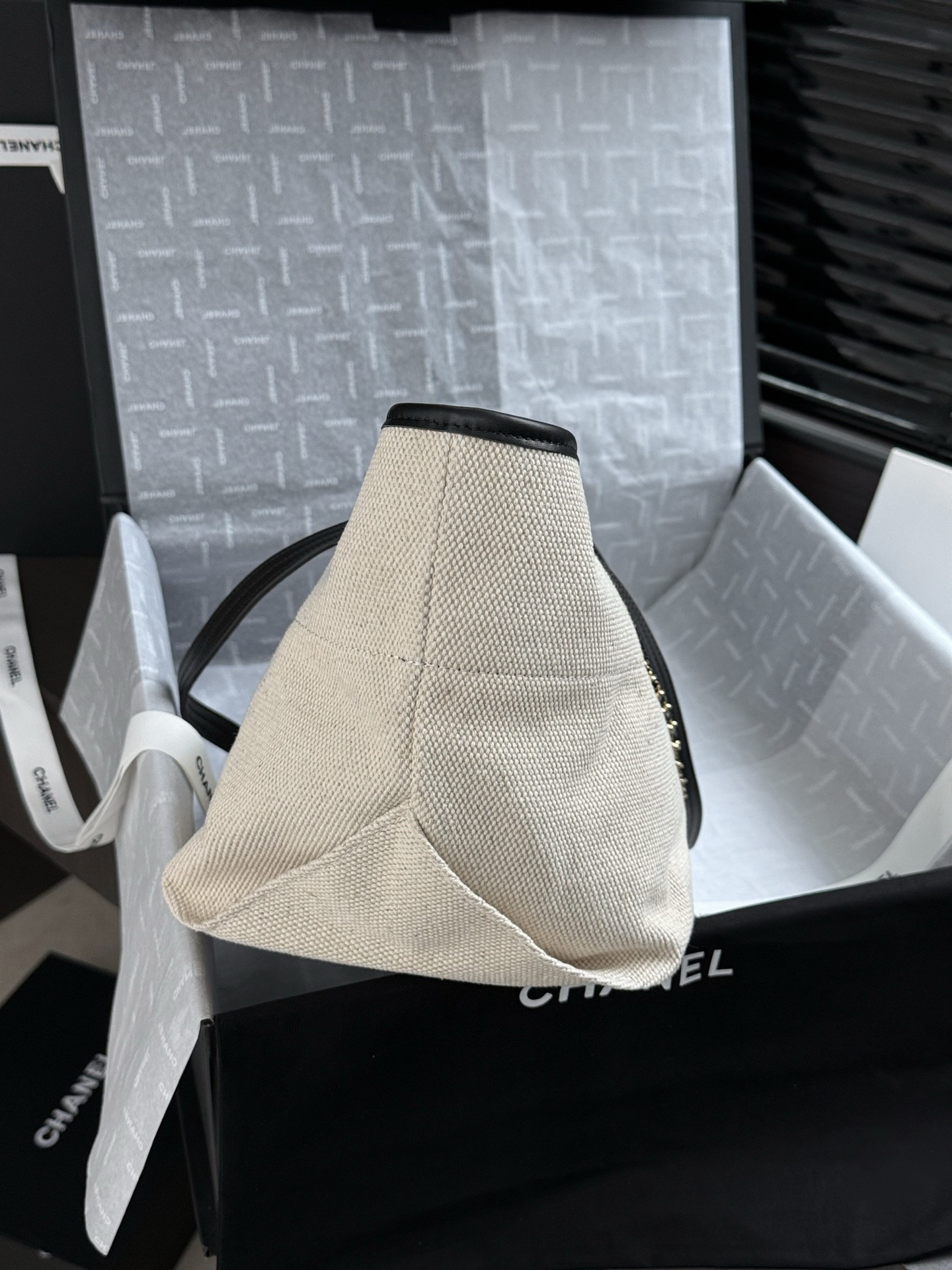Ch**el Small Shopping Bag AS6285 19x45x21cm