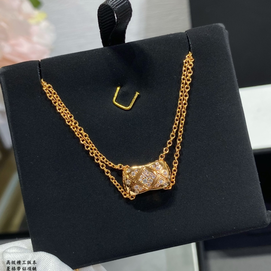 Ch**el Carved D1am0nd with D1am0nd Necklace