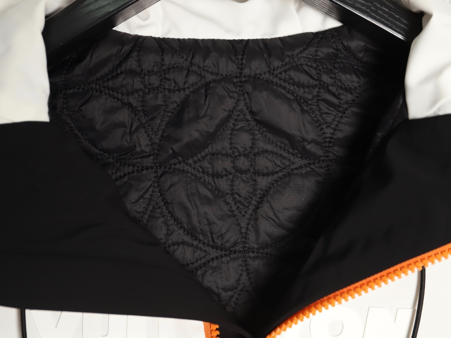 L0vis Vvtt0n 25FW Padded jacket