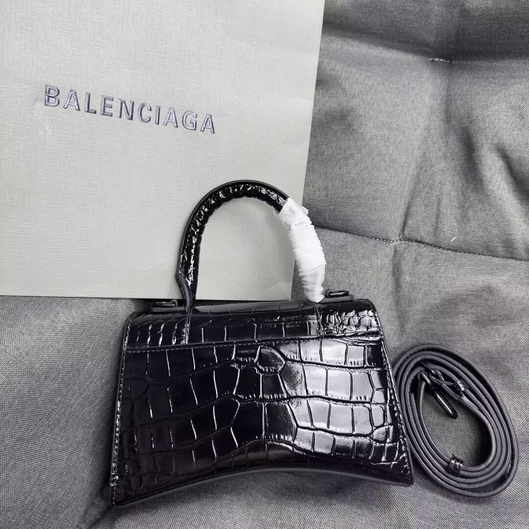Ba1en*iaga women