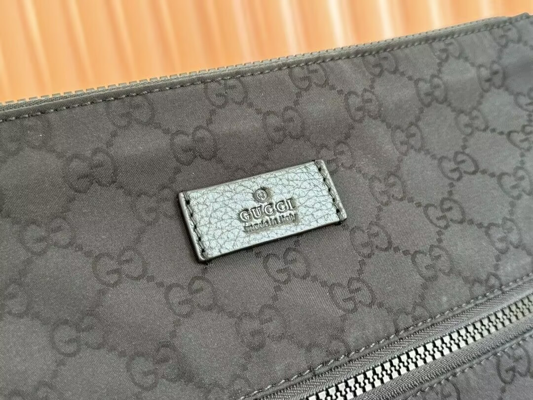 Gvc*1 Shoulder Bag 30.5x33x2cm