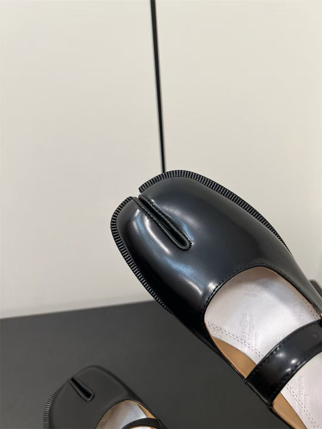 UA Ma1s0n Marg*e1a Mary Jane Shoes