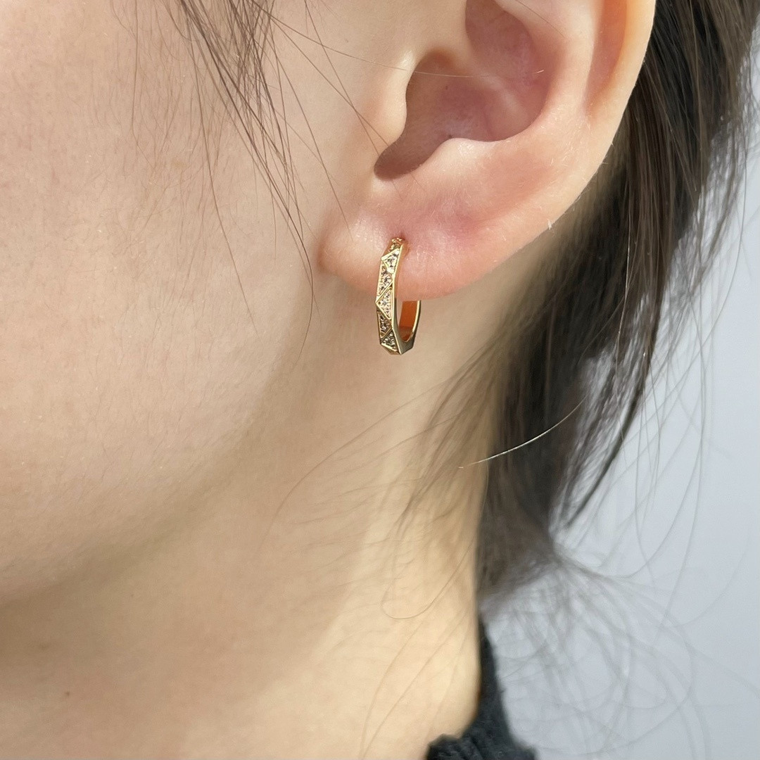 Graff D1am0nd-encrusted Rhombus Earrings
