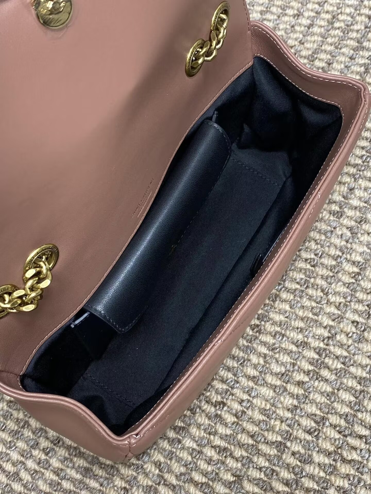 Y51 LOULOU Small IN MATELASSÉ LAMBSKIN 24x14x6cm