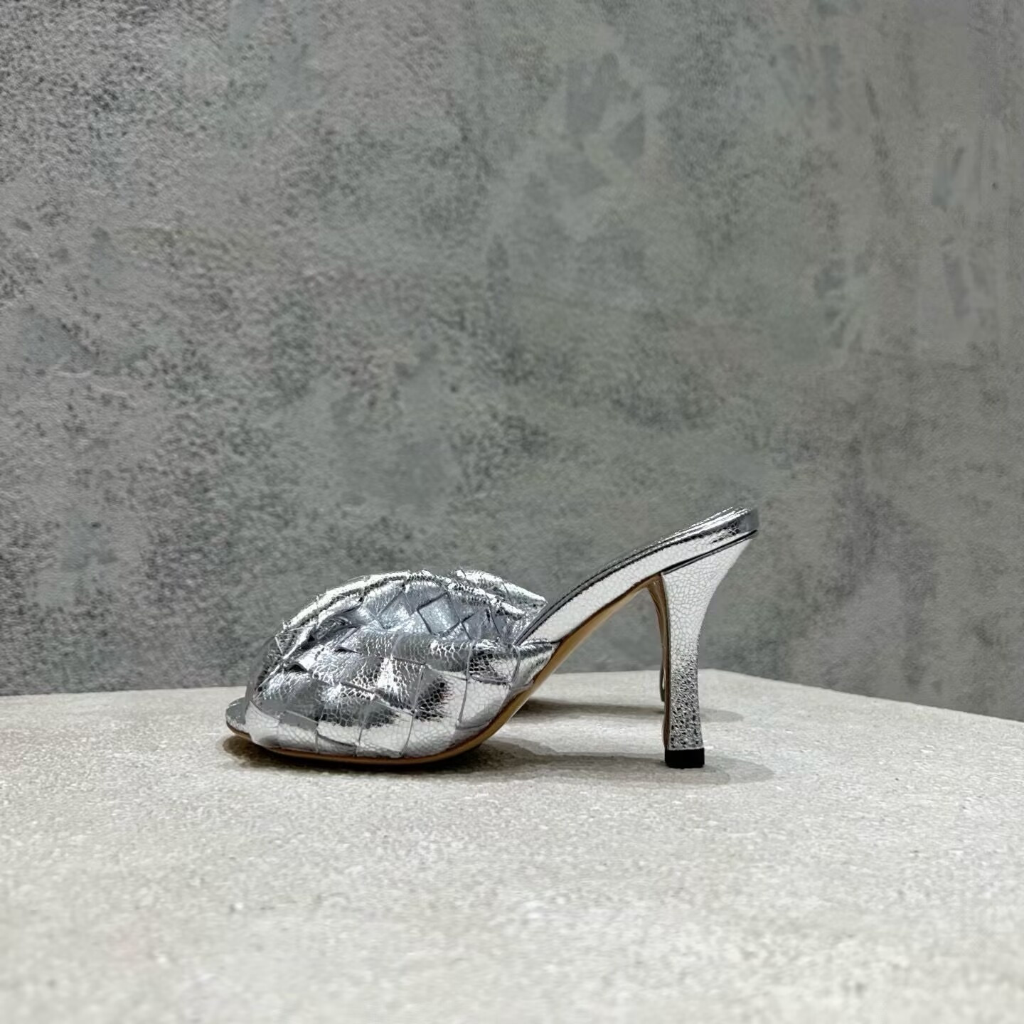 UA B0tt*ga Ven*ta Blink Slides