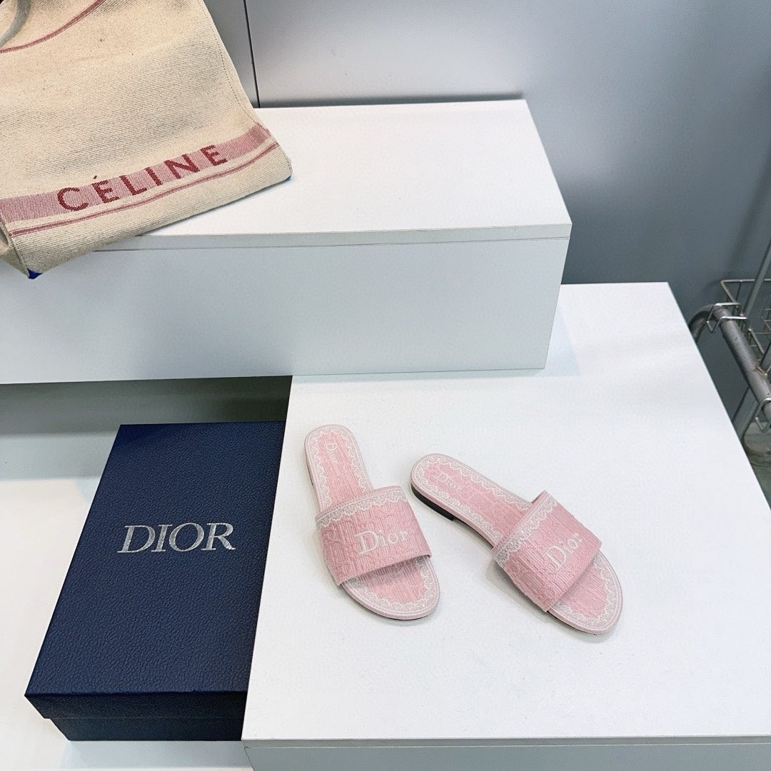 UA D10r Dentelle Slide