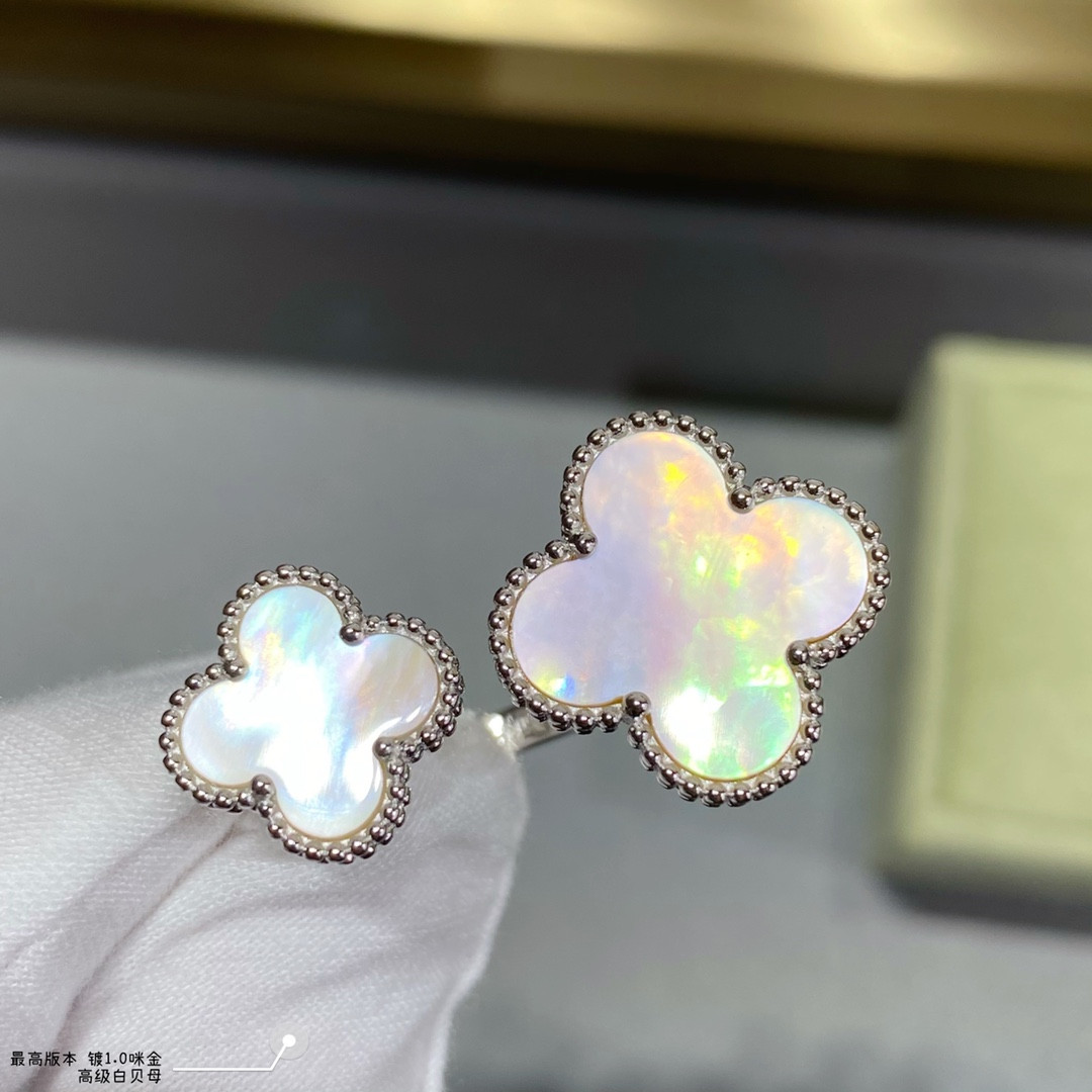 V*n Cl**f & Arpels Four-leaf Clover Premium White Fritillary Opening Ring