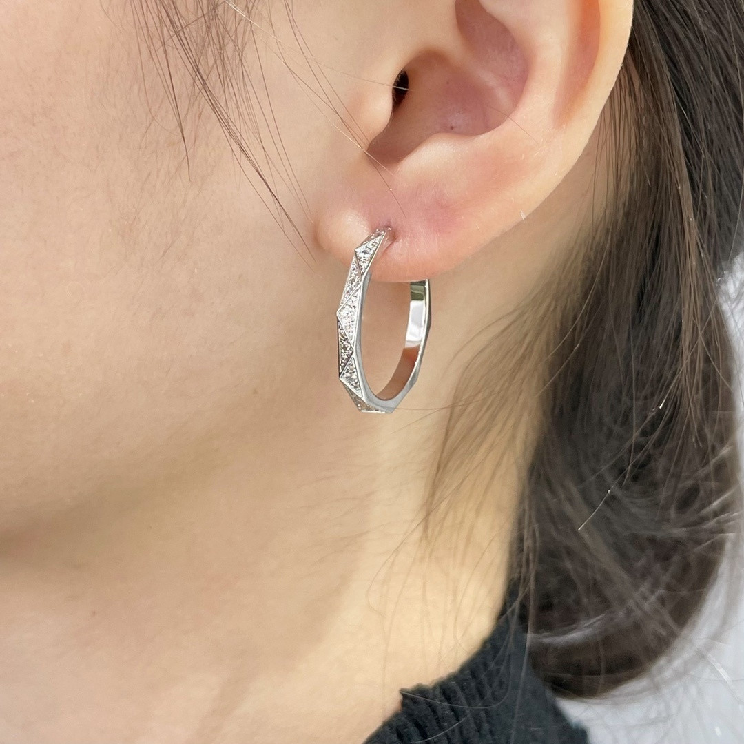 Graff D1am0nd-encrusted Rhombus Earrings