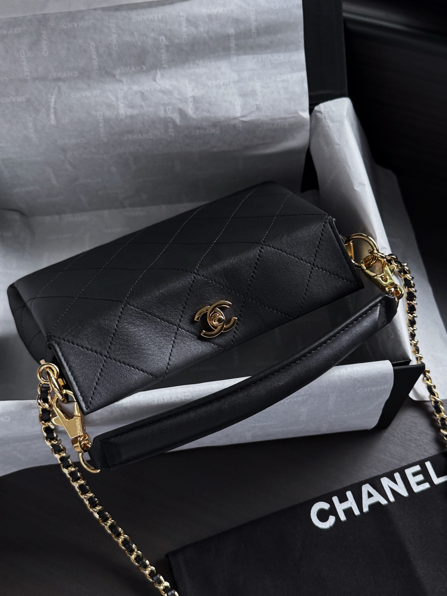 Chanel Hobo Bag AS6255 16x23x8cm