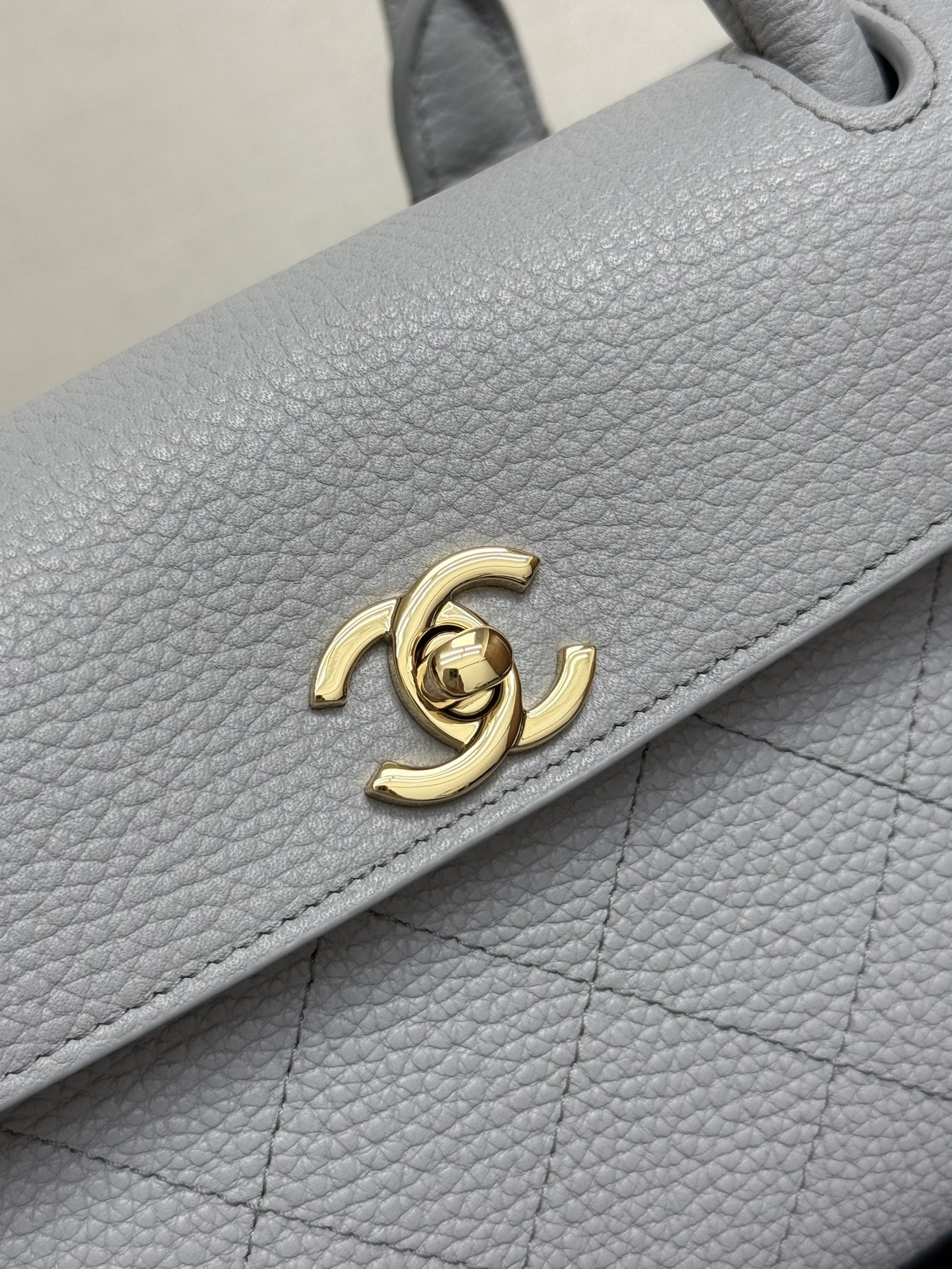 Ch**el small tote as6288 15x31x12cm